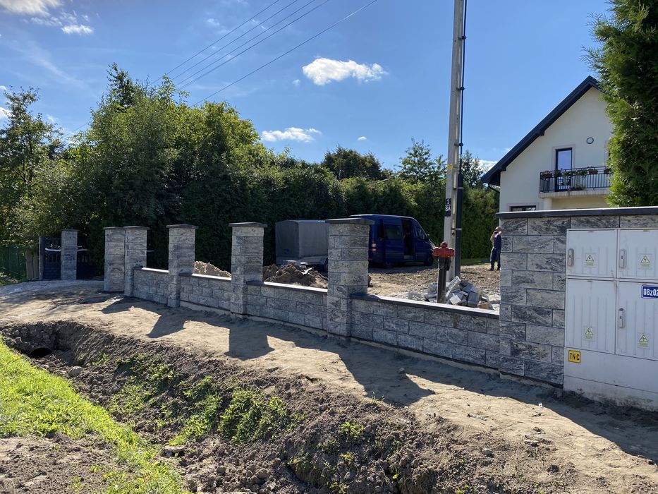 Budowa ogrodzeń z jońca, klinkier