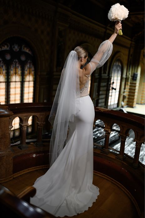 Весільна шикарна сукня