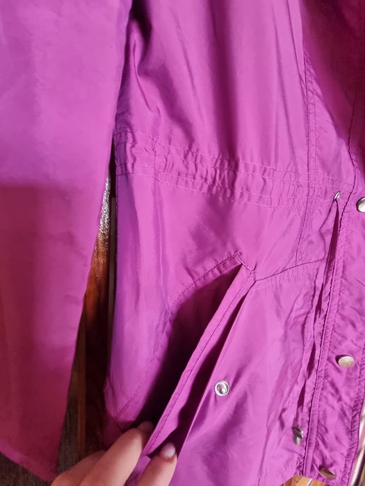 Куртка, дощовик малинового кольору