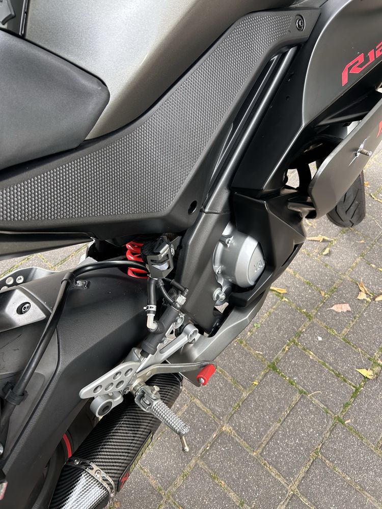 Yamaha YZF - 125