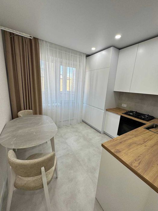 Новесенька довкімнатна квартира 52 м2, ЖК "Сонячний", вул. Боголюбова