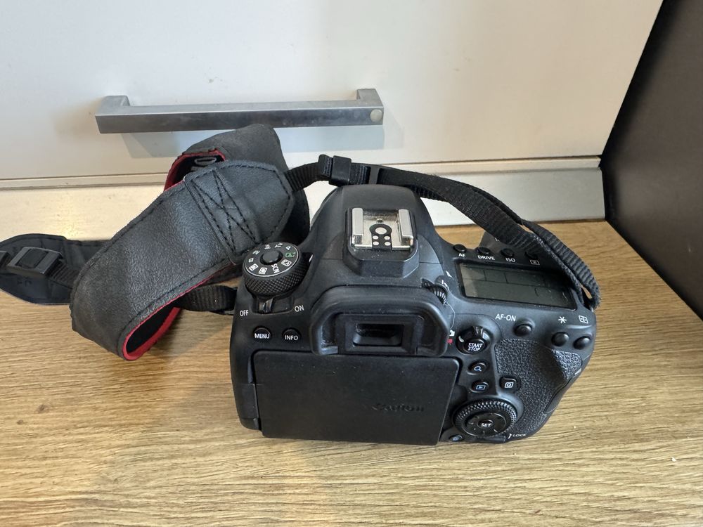 Canon 6 d mark 2 у дуже гарному стані