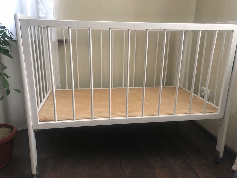 Дитяче ліжко деревʼяне