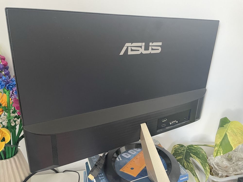 Zestaw komputerowy PC IEM i monitor Asus VZ249Q