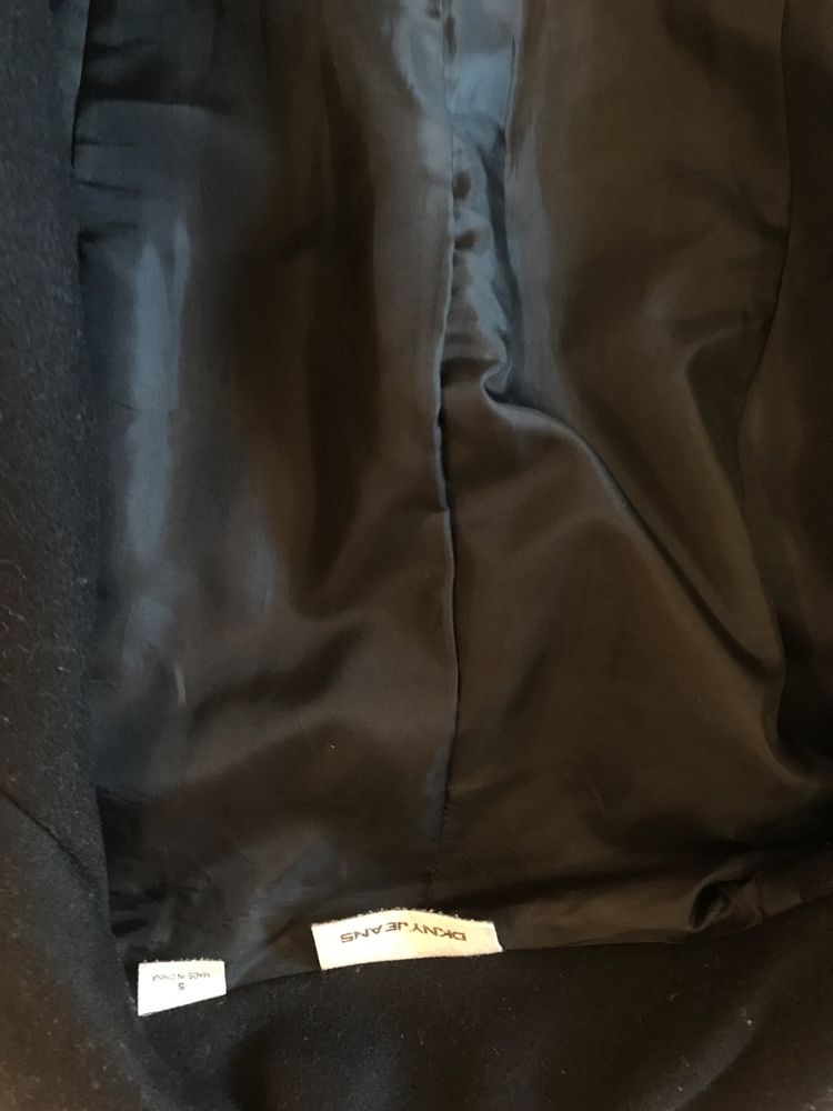 Czarny płaszcz DKNY rozmiar S