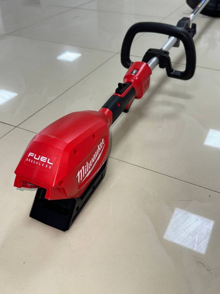 Акумуляторний тример milwaukee 2825-20  коса