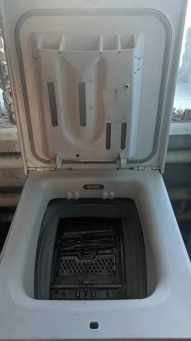 Вертикальная стиральная машинка Zanussi ZWY 180