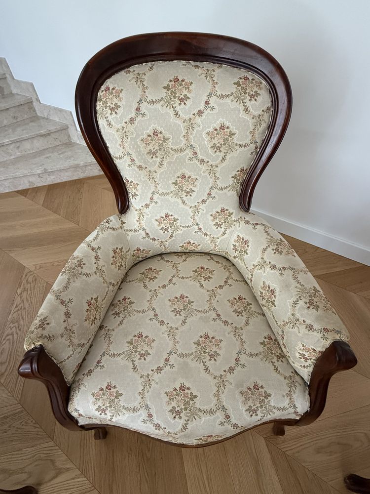 Cztery fotele w stylu ludwikowskim, antyk, bardzo dobry stan.