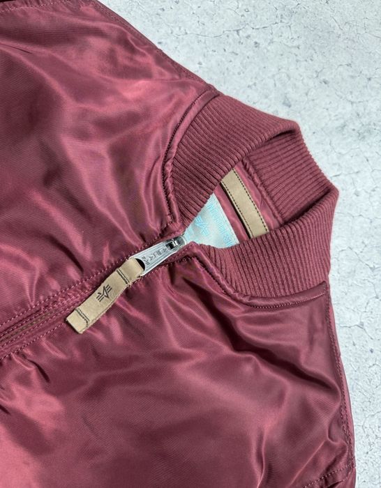 Бордовый бомбер Alpha Industries