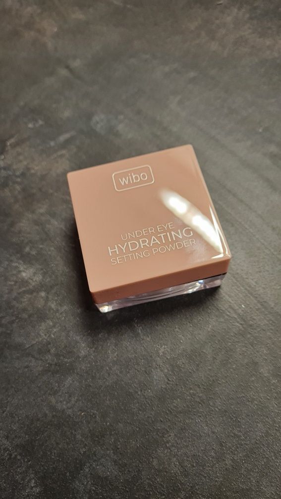 Wibo under eye Hydrating setting powder lekki puder pod oczy

Wibo und