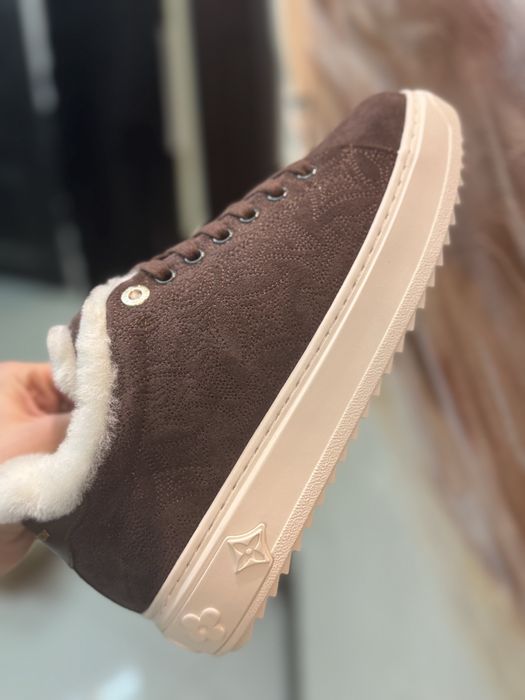 Кеди Louis Vuitton з хутром  24,5 см в наявності  зимні теплі