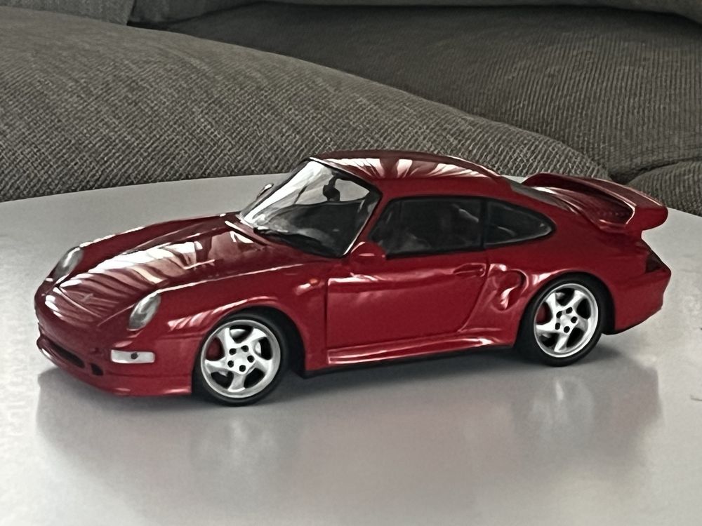 Porsche 911(993) turbo S , 1/18 , UT Model