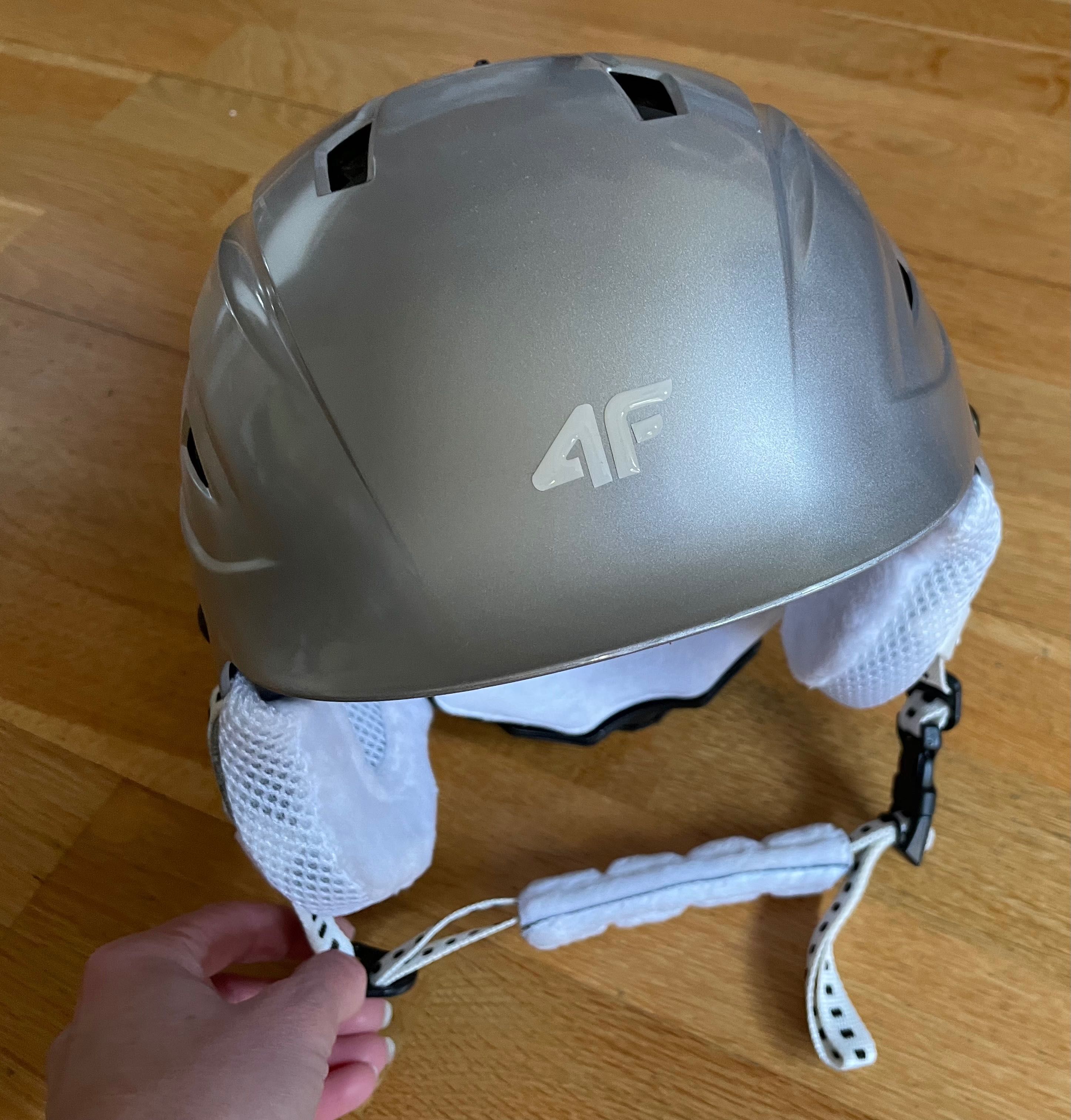 4F kask narciarski dziecięcy łyżwy srebrny szary S + gratis