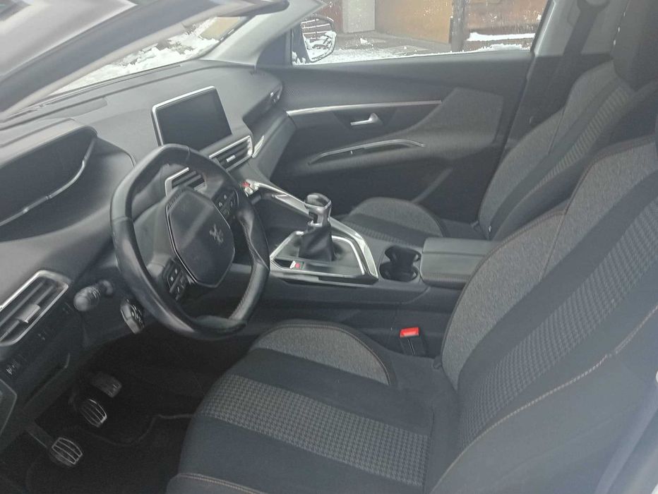 Peugeot 3008 1,2 puree tech uszkodzony