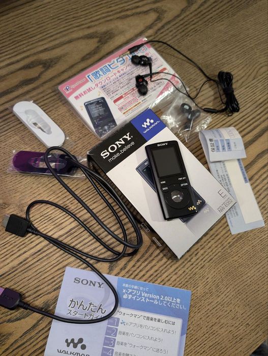 Новый MP3-плеер Sony NW-E052 (2 GB