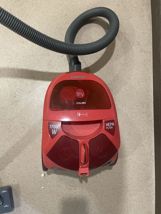 Пилосос Zelmer.