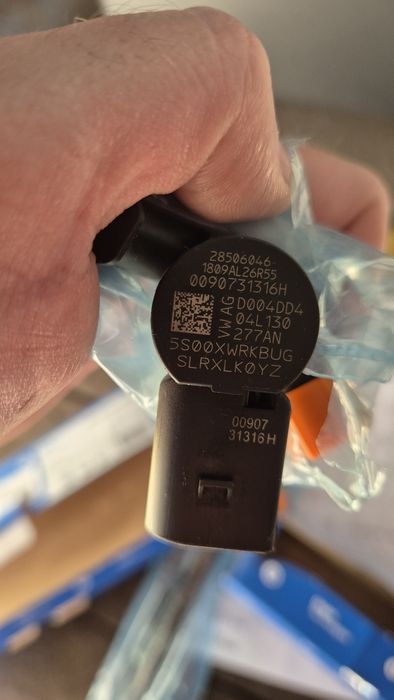 Форсунки 04L130277AN, 04L130277BD, 28565336 VW Seat Skoda 1.6 tdi