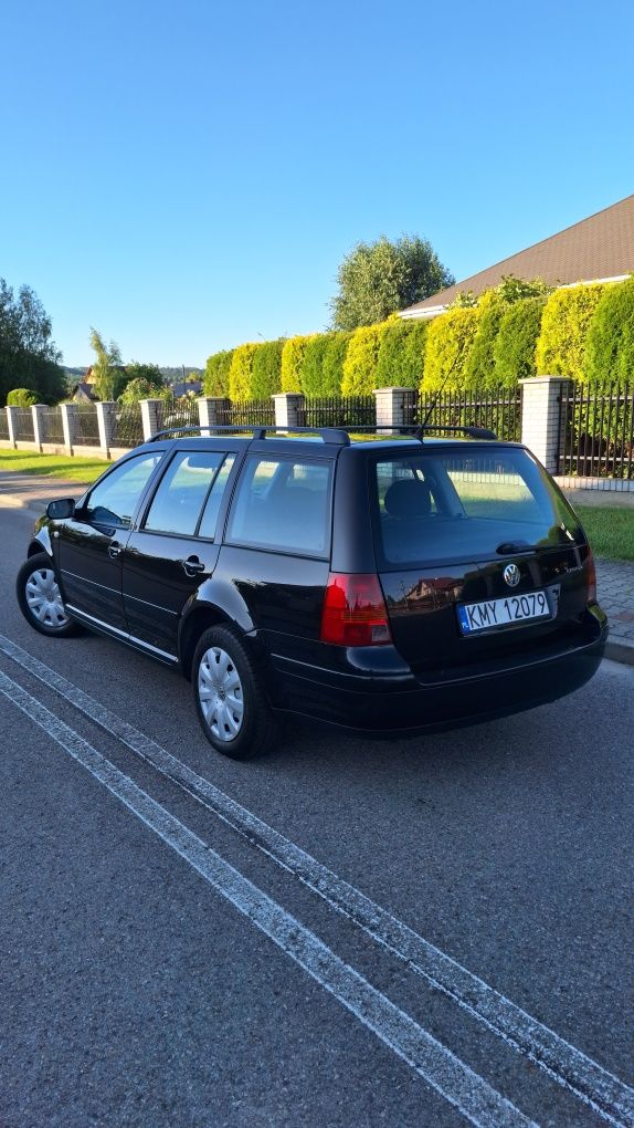 Volkswagen Golf 4 1,6 benzyna  wersja Pacific,climatronic, elektr.szyb