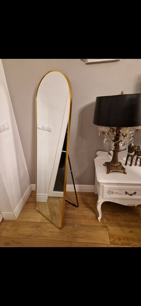 Lustro stojące w zlotej aluminiowej ramie 165x50
