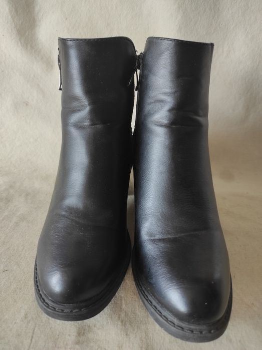 Czarne botki damskie na słupku Bello Star nr 38