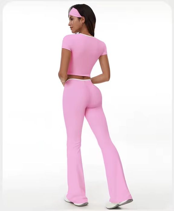 Рожевий костюм для пілатесу, SKIMS