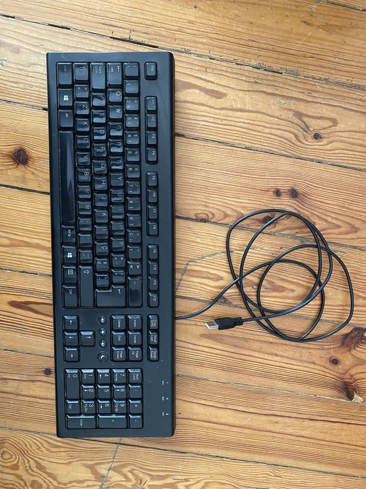 Conjunto Computador Desktop Acer + Teclado + Monitor + Docking Station