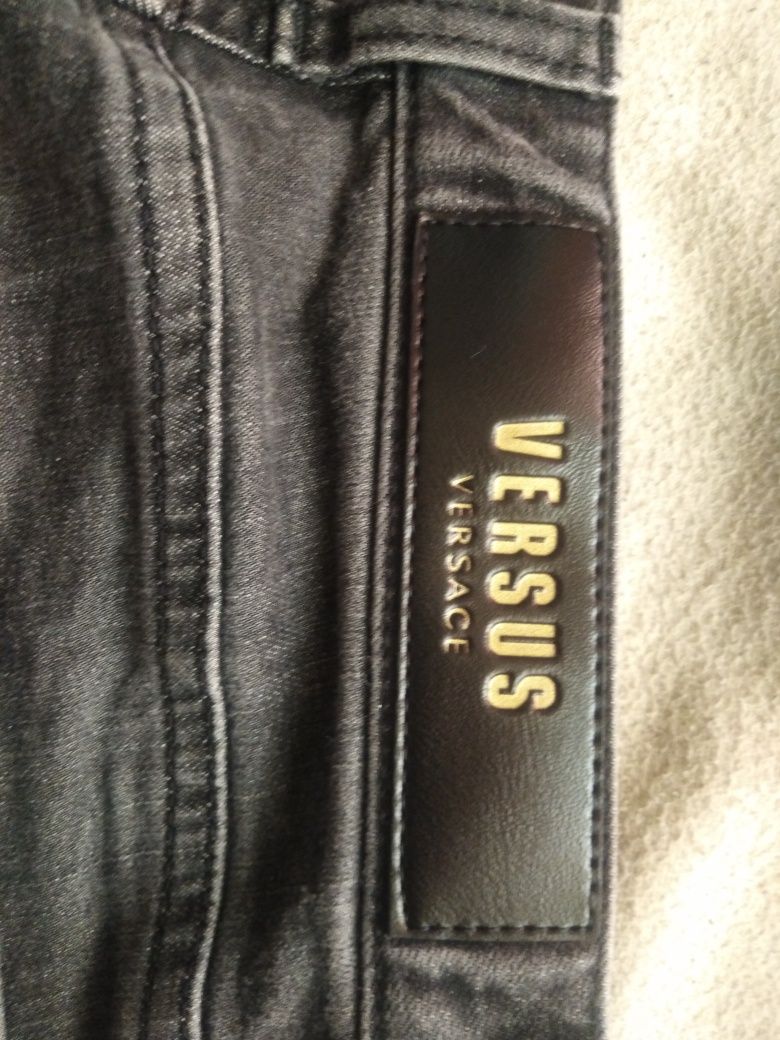 Sprzedam jeansy Versus Versace