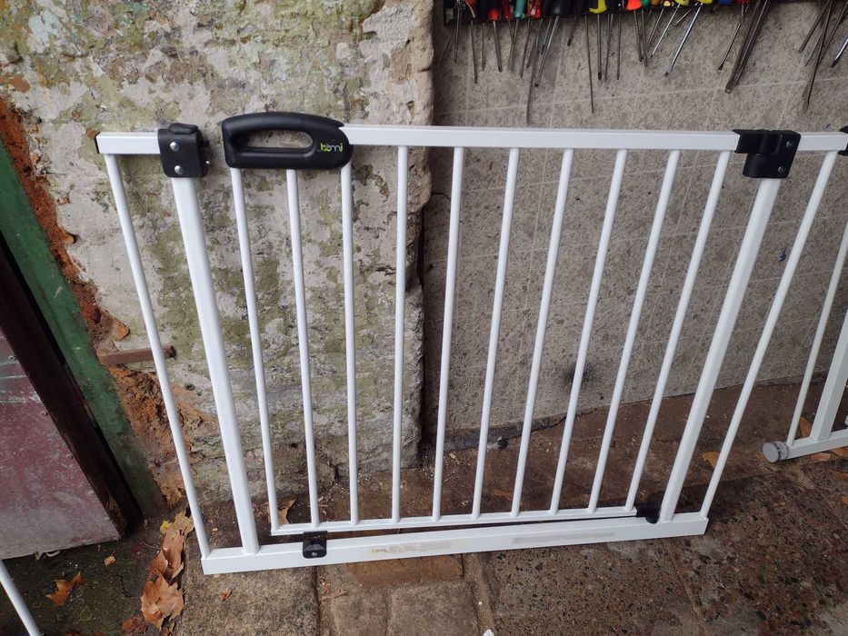 Bramka ,barierka zabezpieczająca dla dzieci firmy Bomi