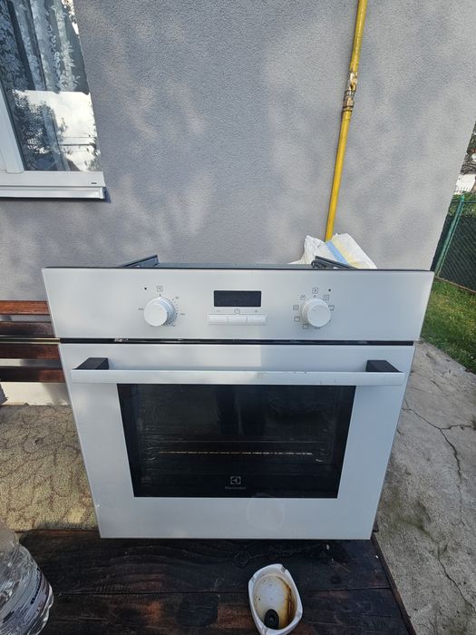 Електро духовка Electrolux