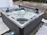 Wielki Onyx od Platinum Spas jacuzzi wanna ogrodowa 5 pomp