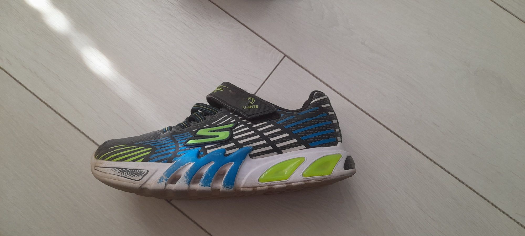 Adidasy skechers 33 świecące