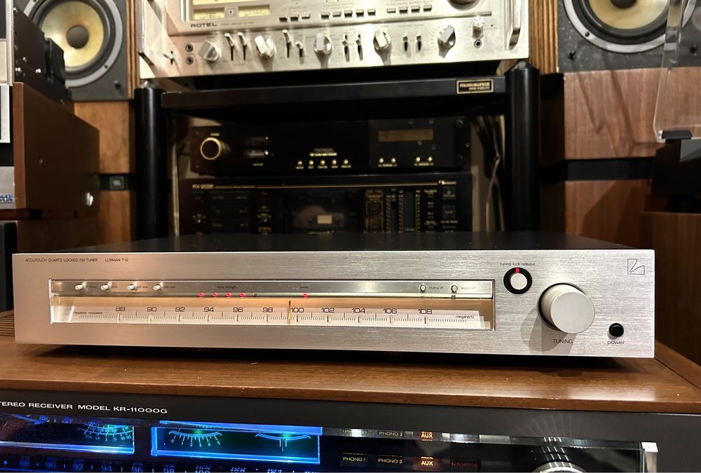 Tuner Luxman T-12 Laboratory Accutouch Quartz Locked FM