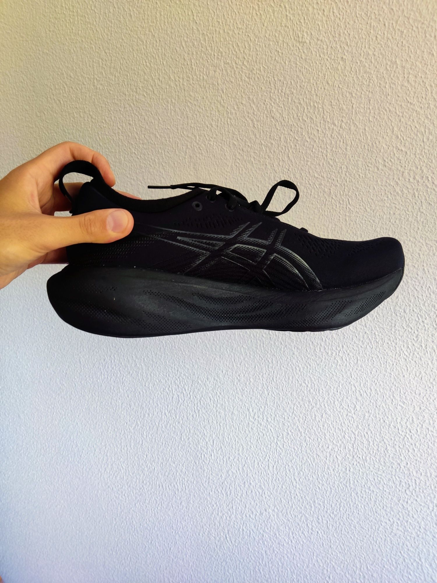 Sapatilhas ASICS GEL-NIMBUS 25 (n.° 44) !!! NOVAS, SEM USO !!!