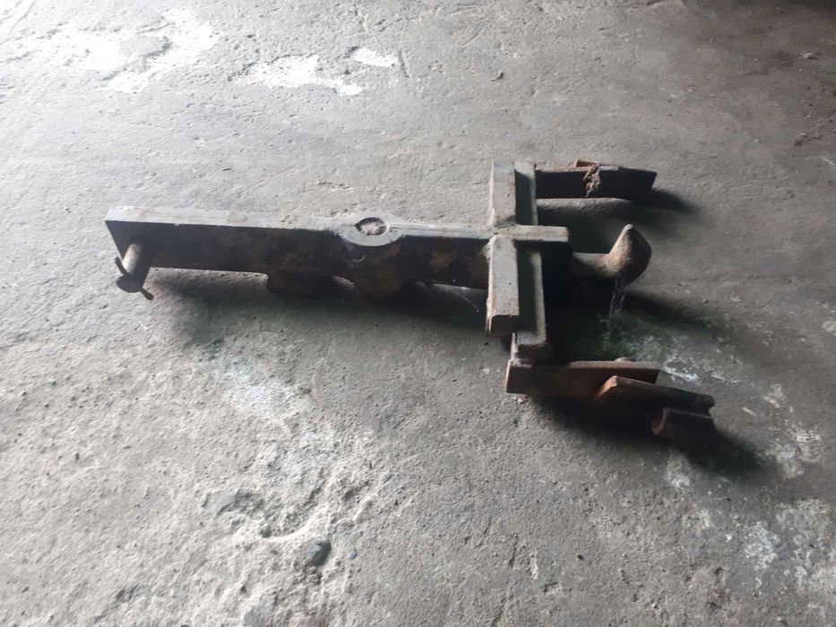 Zaczep dolny ciagnika mtz,belarus