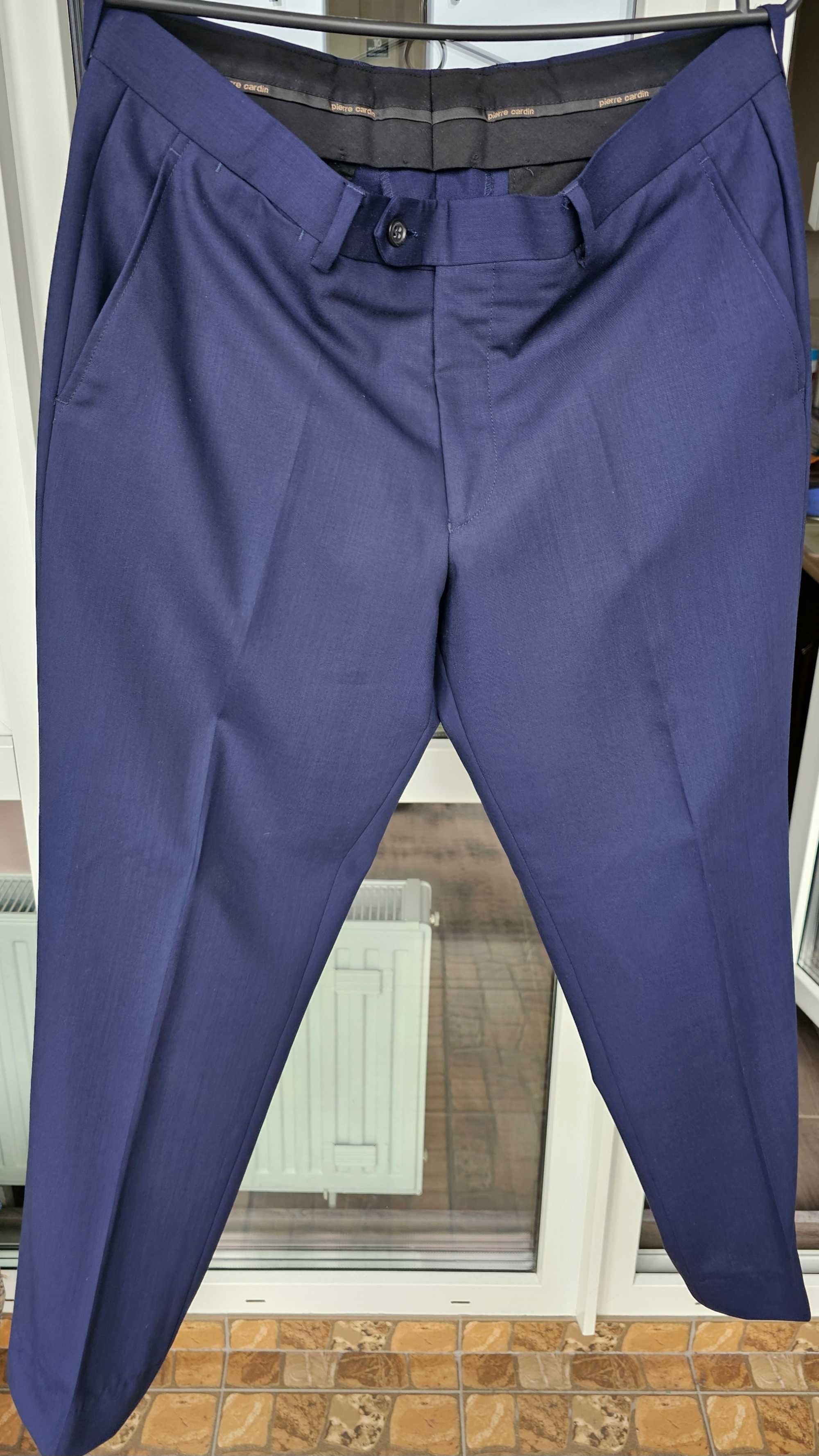 Продам чоловічий костюм Pierre Cardin
