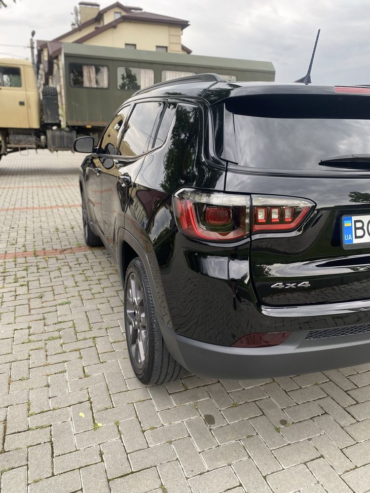 Jeep compass 80th