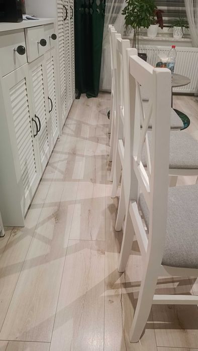 Sprzedam 4x krzesła 80 zł szt