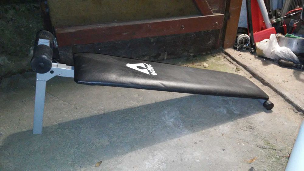 Ławeczka  do ćwiczeń brzucha prosta i skośna  na klatkę modlitewnik