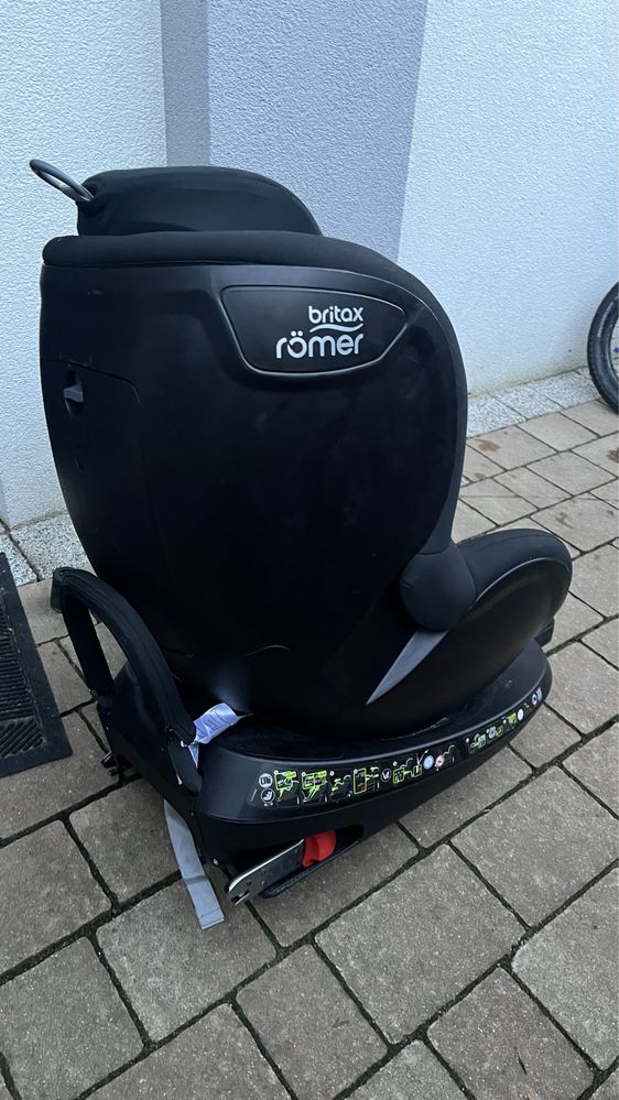 Britax Romer Dualfix 2 R Fotelik Samochodowy 0-18kg RWF cosmos black