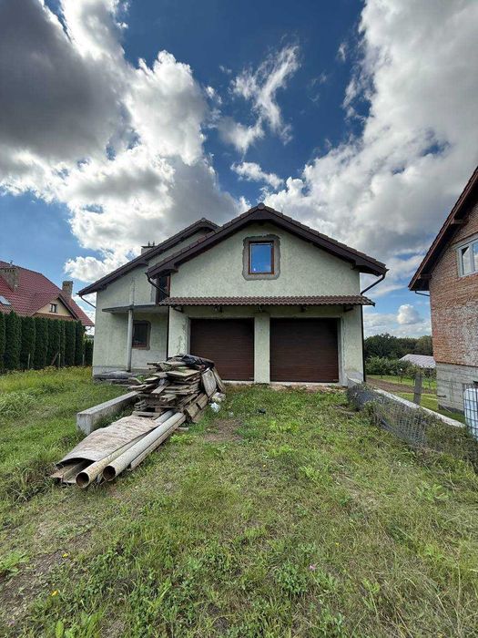 Продається новозбудований приватний будинок в с. Деревач