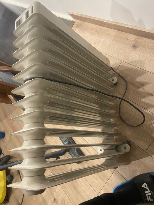 Grzejnik elektryczny 2000W sprawny dziala doskonale