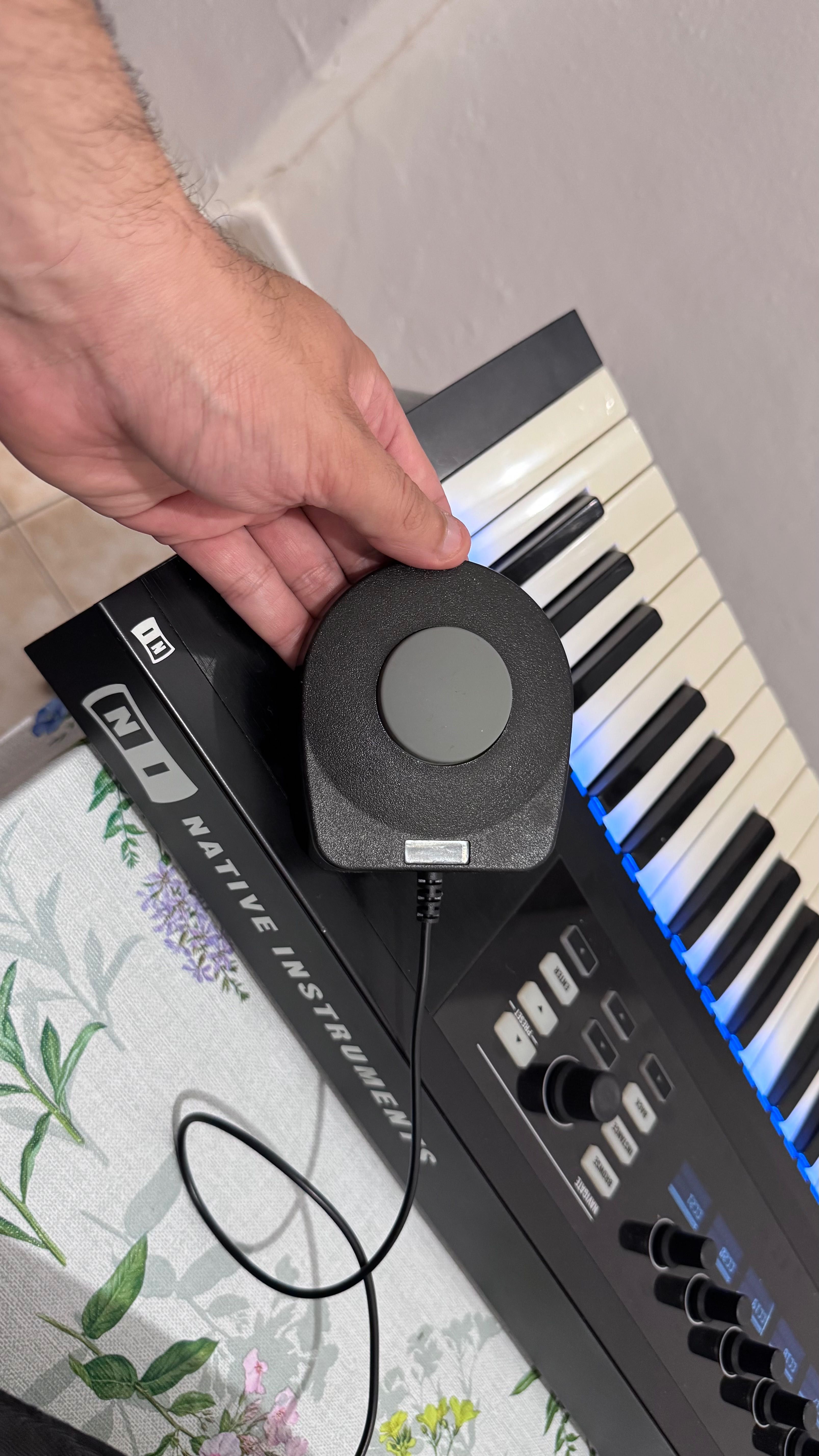 Komplete Kontrol S49 MK1 Teclas Fatar com Aftertouch +Bag +Acessórios