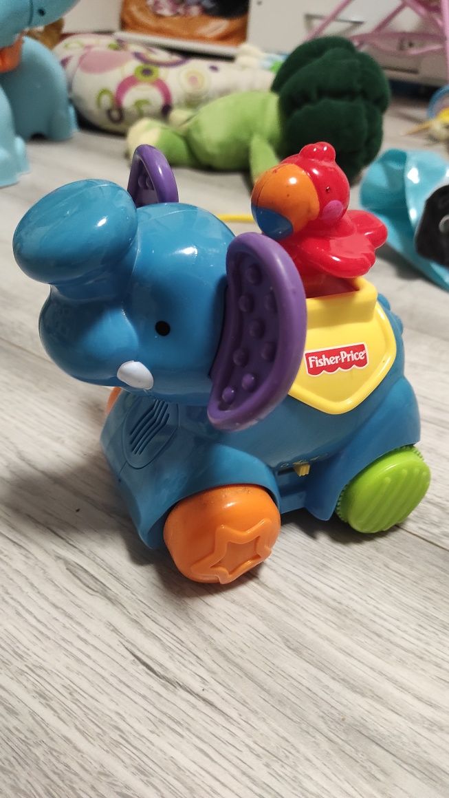 Interaktywny słonik fisher Price