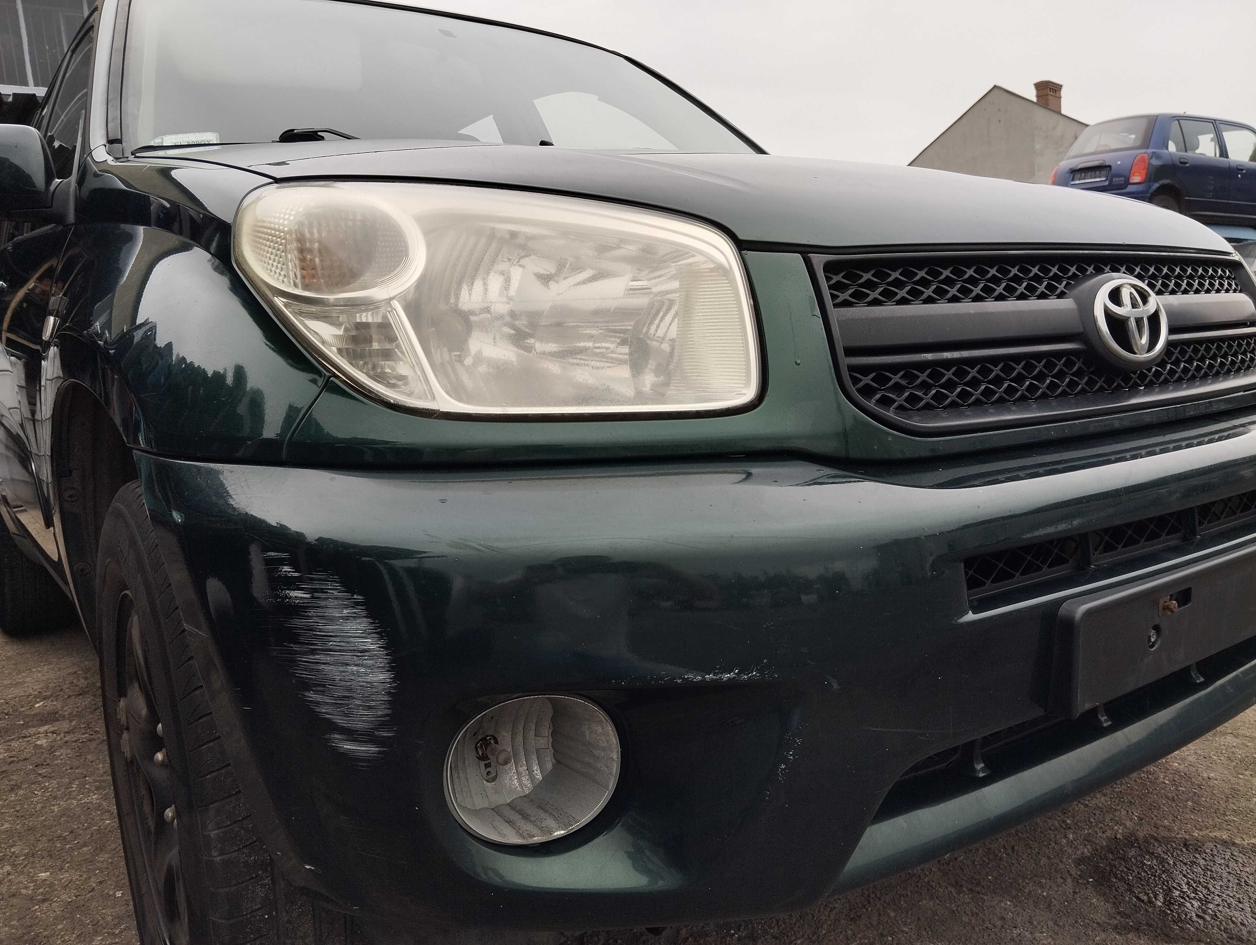 Toyota RAV4 4x4 2.0i 5D 2004r.Lampa przednia prawa.