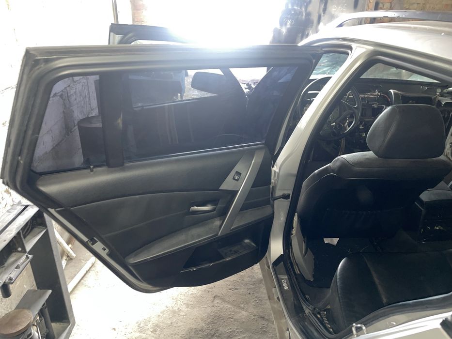 Бмв е61 після дтп М-обвісі по запчастинах