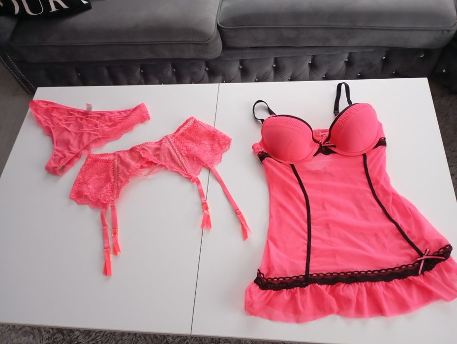 Komplet zestaw koszulka nocna pas do pończoch majtki M/L