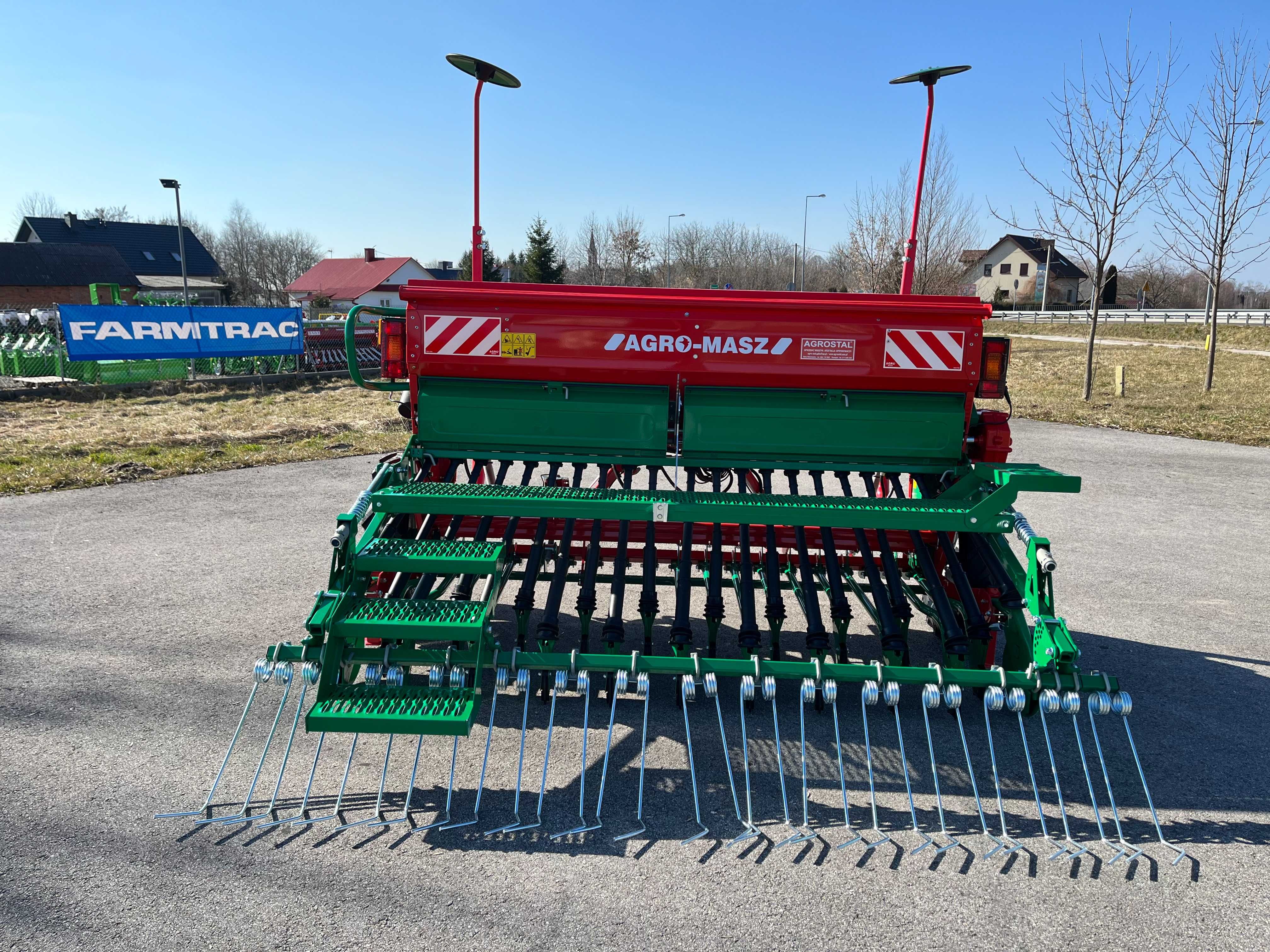 Siewnik rzędowy marki Agro-Masz SR-250
