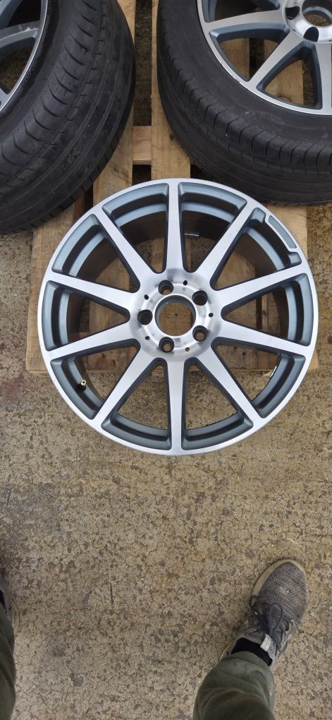 Felgi aluminiowe 18x8.5JJ 5x112 (Mercedes W212) + 2x opony letnie Vred