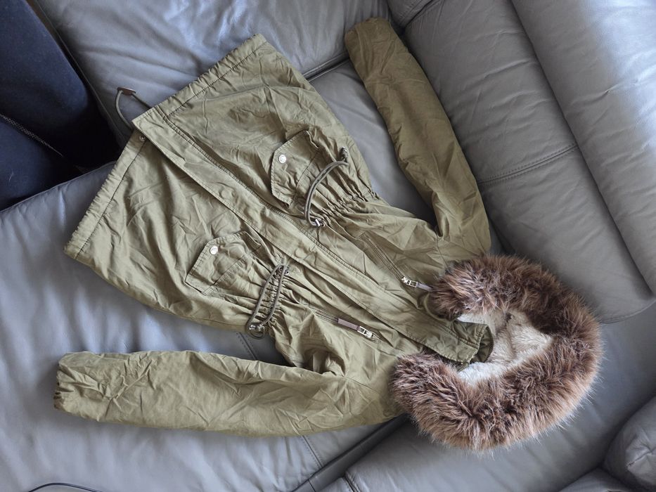 Kurtka parka zimowa jesienna z futerkiem taliowana ocieplana