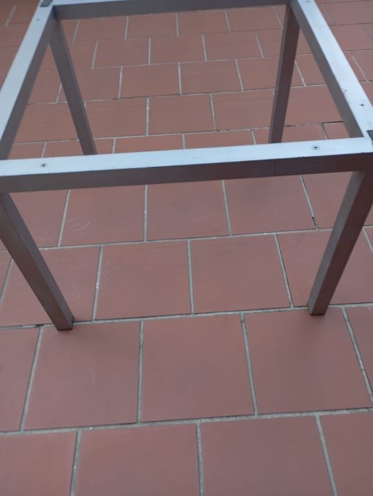 Vendo estrutura para mesa